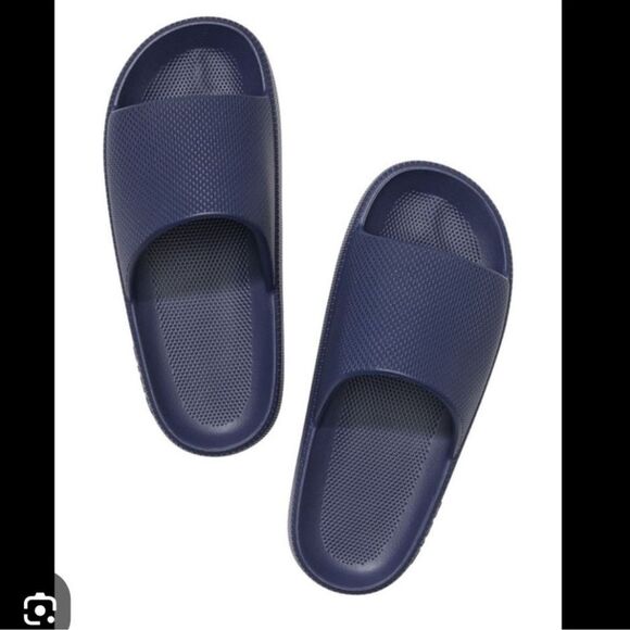 Victoria Secret PINK Pillow Slipper Slides Navy L NWT in packaging - Picture 2 of 4